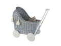 puppenwagen-korb-grau-holz-weiss-grau-bettwasche