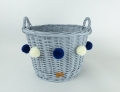 korb-aufbewahrung-grau-kinderzimmer-pompons