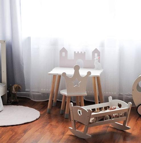 kindertisch-schloB-holz-kinderzimmer