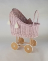 puppenwagen-rosa-bettwasche-rattan-korb-retro-geflochten