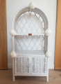kinderzimmer-rattan-korb-madchenzimmer-weiss