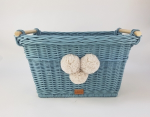 Spielzeugsbox / Aufbewahrung / Kinderzimmer Rattan-Style in blau mit Pompoms