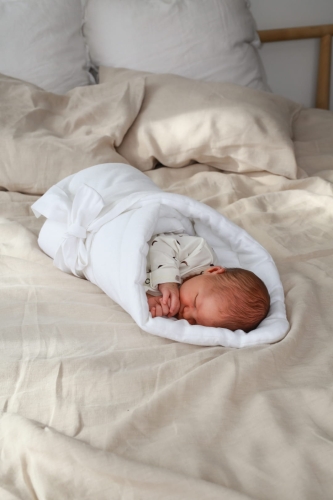 decke-newborn-pucksack-leinen-weiss.jpg