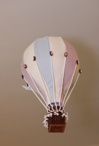 Kinderzimmer Deko - Heißluftballon rosa/hellblau, zwei Größen M/L