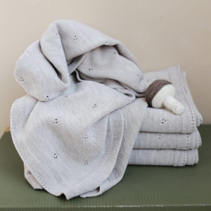 Babydecke aus Merinowolle – handgefertigt, 100% Merinowolle 75 x 100cm  grau 
