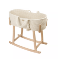Schaukelgestell-holz-moseskorb-gestell-baby