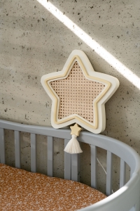 Wandlampe Stern – dimmbares Nachtlicht aus Holz für Babys & Kinder