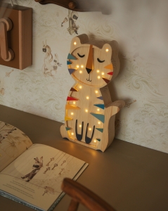 Holzlampe „Tiger“ – handgemacht aus FSC®-zertifiziertem Holz