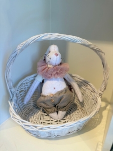 Osterhase Kuscheltier mit Wolke in weiss– Premium Stofftier Hase als besonderes Ostergeschenk für Kinder