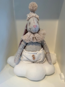 Osterhase Kuscheltier mit Wolke – Stofftier Hase grau | Premium Ostergeschenk