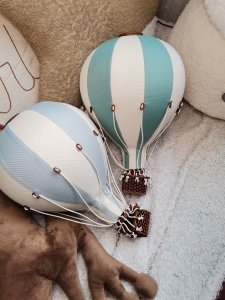Heißluftballon-Deko in Pastellgrün Zwei Größen M/L